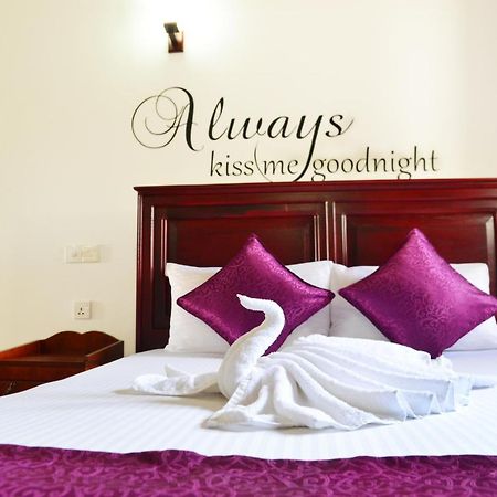 Cinnamon Holiday Inn Хіккадува Екстер'єр фото